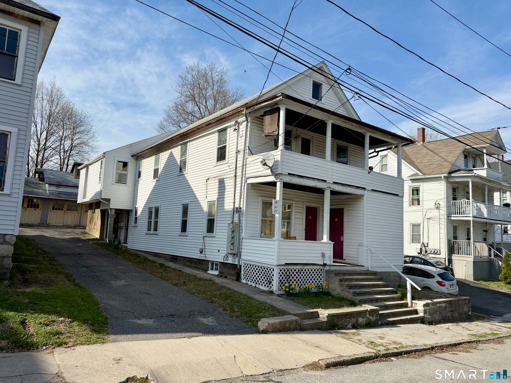 23 Farnham Avenue 2nd Floor Rear, Torrington, CT 06790