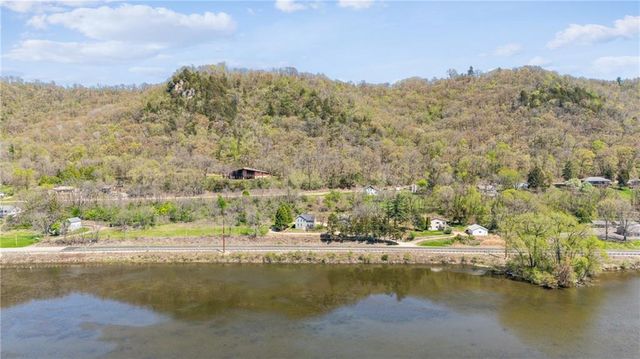 260 State Road 35, Alma, WI 54610