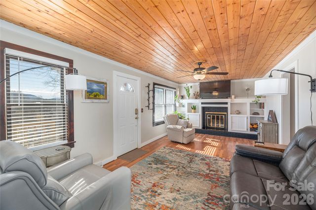 110 Dillingham Circle, Asheville, NC 28805