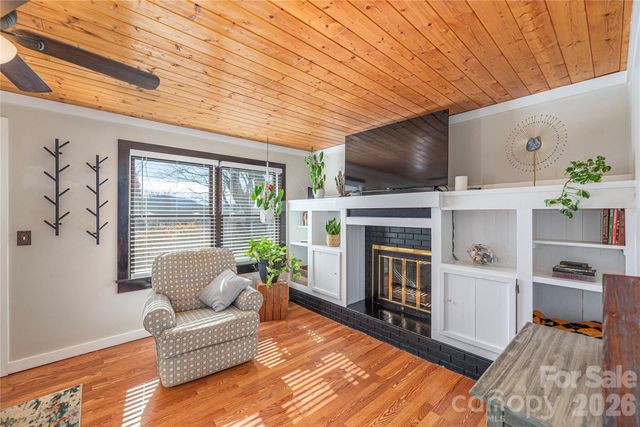 110 Dillingham Circle, Asheville, NC 28805