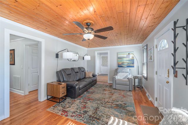 110 Dillingham Circle, Asheville, NC 28805