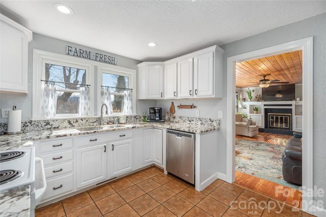 110 Dillingham Circle, Asheville, NC 28805