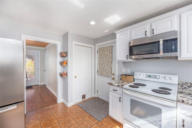 110 Dillingham Circle, Asheville, NC 28805