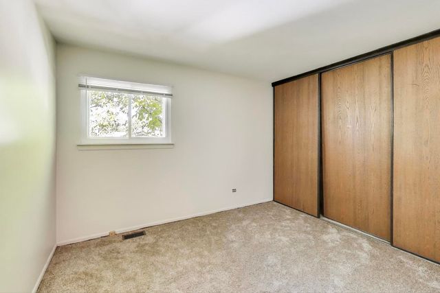 1018 Pheasant Run Lane, Aurora, IL 60504