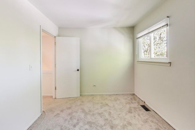 1018 Pheasant Run Lane, Aurora, IL 60504