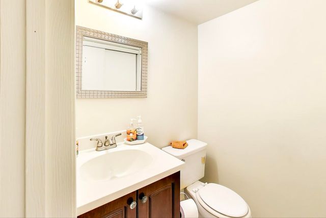 1018 Pheasant Run Lane, Aurora, IL 60504