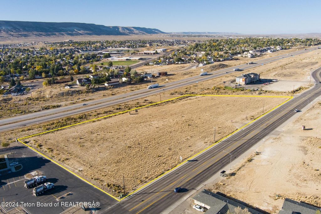 W GATEWAY Boulevard, Rock Springs, WY 82901
