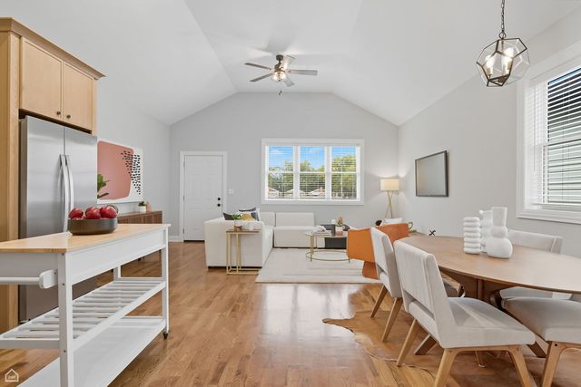 549 N Springfield Avenue, Chicago, IL 60624