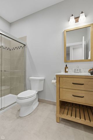 549 N Springfield Avenue, Chicago, IL 60624