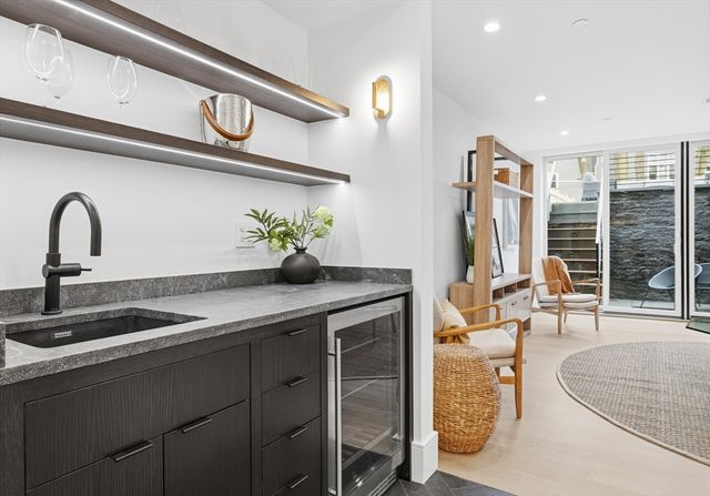 38 Hubbard Avenue, Cambridge, MA 02140