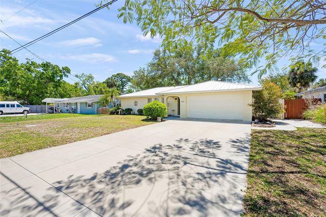 4662 BEACON DRIVE, Sarasota, FL 34232