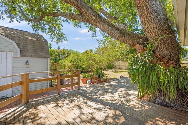 4662 BEACON DRIVE, Sarasota, FL 34232