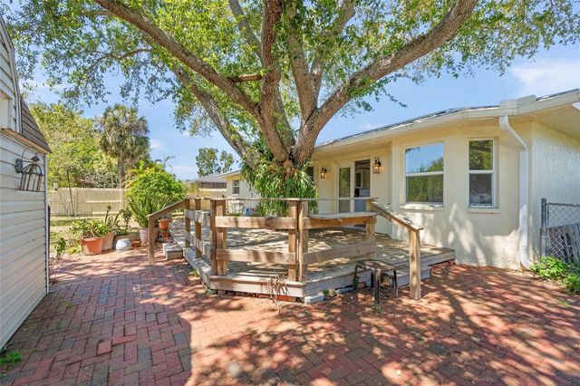 4662 BEACON DRIVE, Sarasota, FL 34232