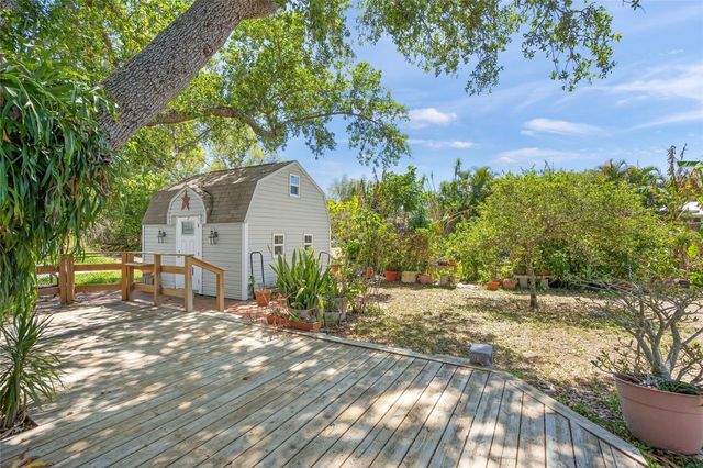 4662 BEACON DRIVE, Sarasota, FL 34232