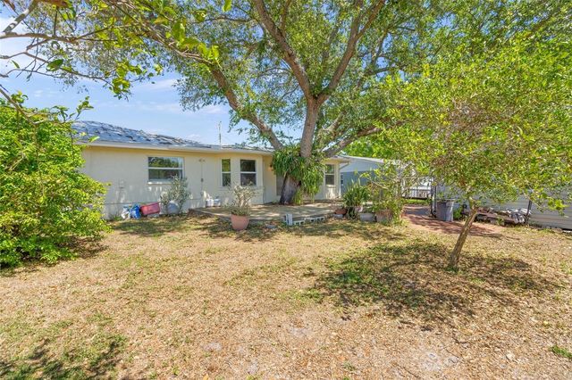 4662 BEACON DRIVE, Sarasota, FL 34232