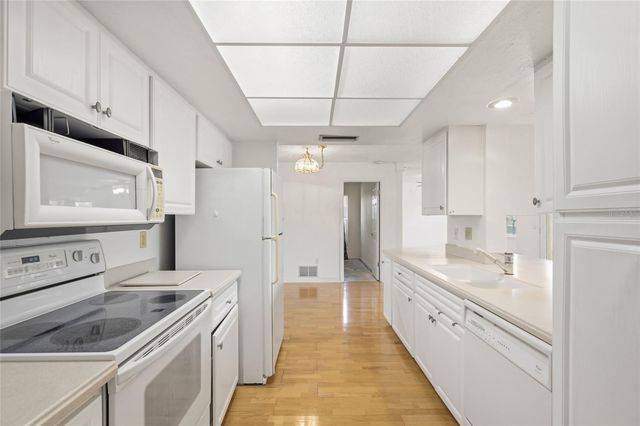 4662 BEACON DRIVE, Sarasota, FL 34232