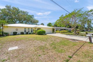 4662 BEACON DRIVE, Sarasota, FL 34232
