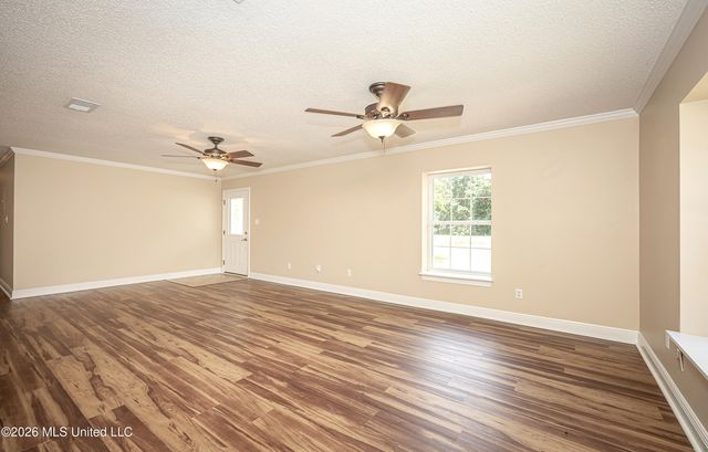 8100 Ocean Springs Road, Ocean Springs, MS 39564