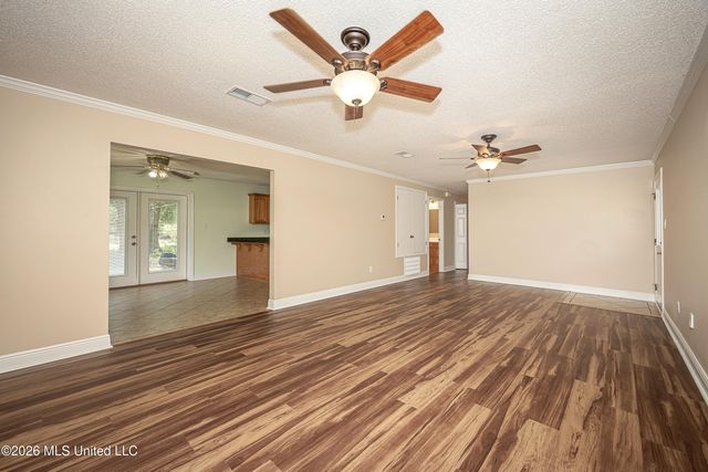8100 Ocean Springs Road, Ocean Springs, MS 39564