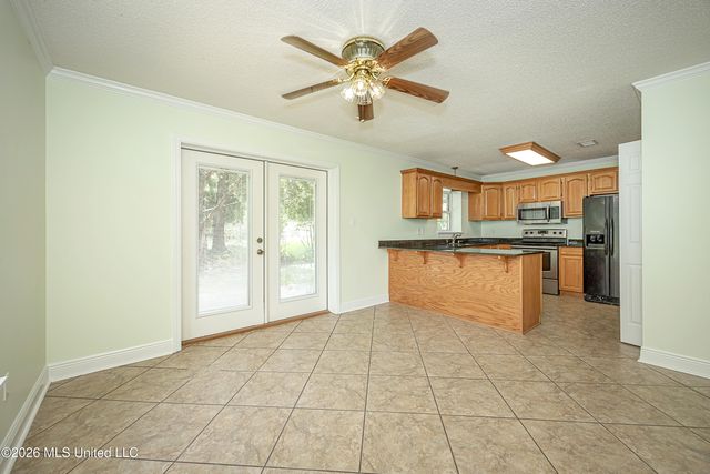 8100 Ocean Springs Road, Ocean Springs, MS 39564