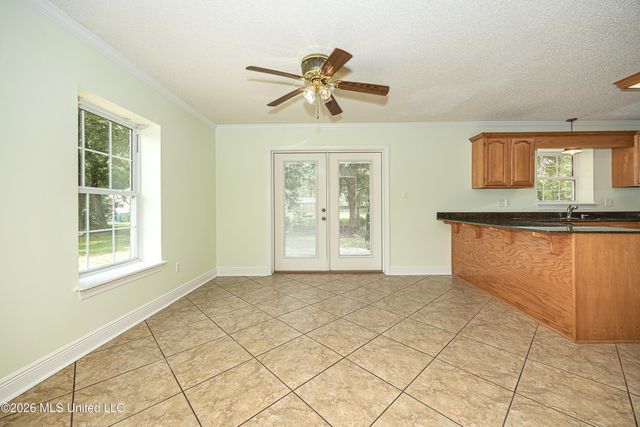 8100 Ocean Springs Road, Ocean Springs, MS 39564