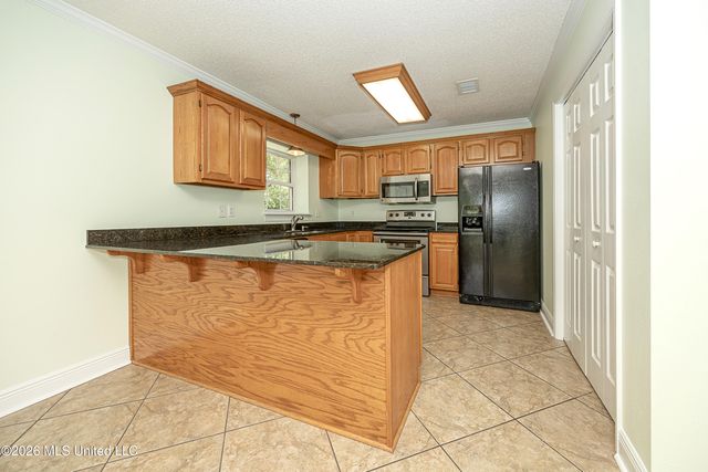 8100 Ocean Springs Road, Ocean Springs, MS 39564