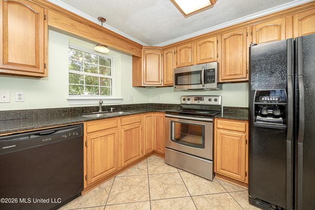 8100 Ocean Springs Road, Ocean Springs, MS 39564