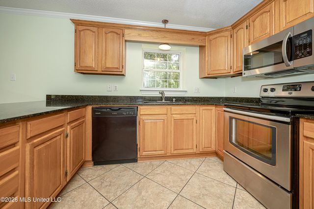 8100 Ocean Springs Road, Ocean Springs, MS 39564