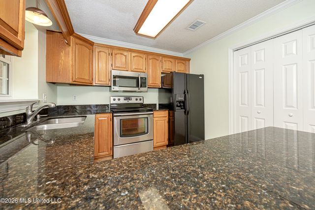 8100 Ocean Springs Road, Ocean Springs, MS 39564