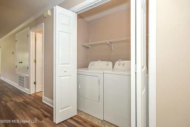 8100 Ocean Springs Road, Ocean Springs, MS 39564