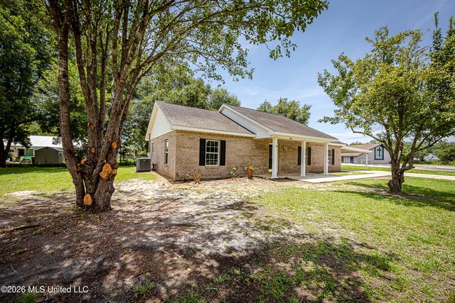 8100 Ocean Springs Road, Ocean Springs, MS 39564