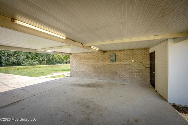 8100 Ocean Springs Road, Ocean Springs, MS 39564