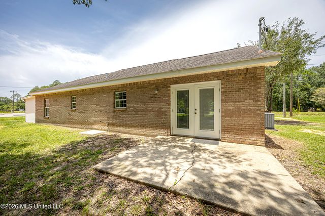 8100 Ocean Springs Road, Ocean Springs, MS 39564