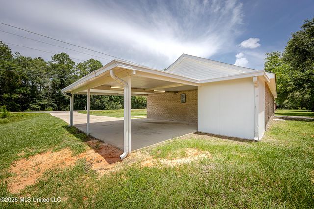 8100 Ocean Springs Road, Ocean Springs, MS 39564