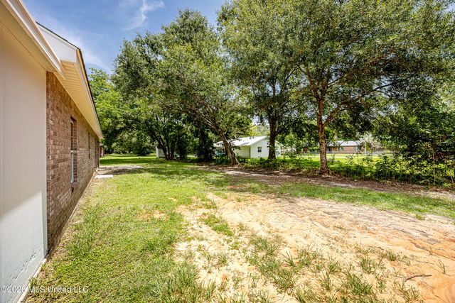 8100 Ocean Springs Road, Ocean Springs, MS 39564