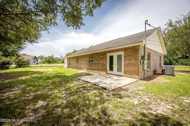 8100 Ocean Springs Road, Ocean Springs, MS 39564
