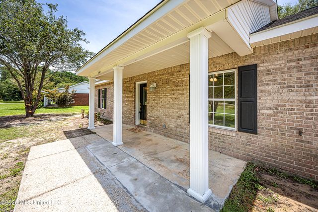 8100 Ocean Springs Road, Ocean Springs, MS 39564