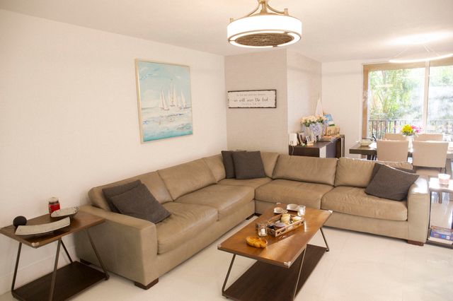 800 Scotia Drive 203, Hypoluxo, FL 33462