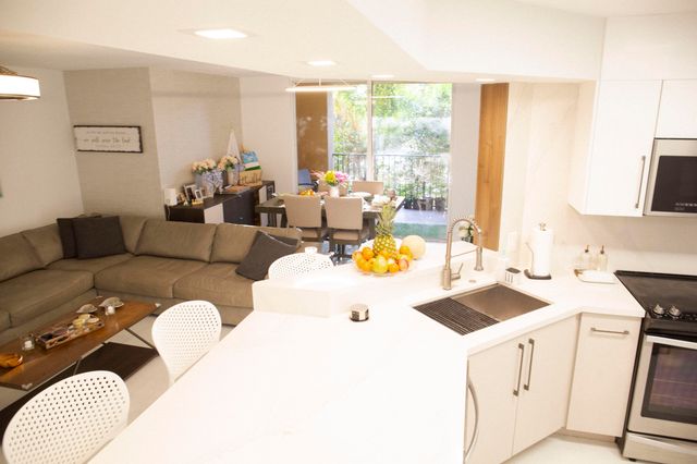 800 Scotia Drive 203, Hypoluxo, FL 33462