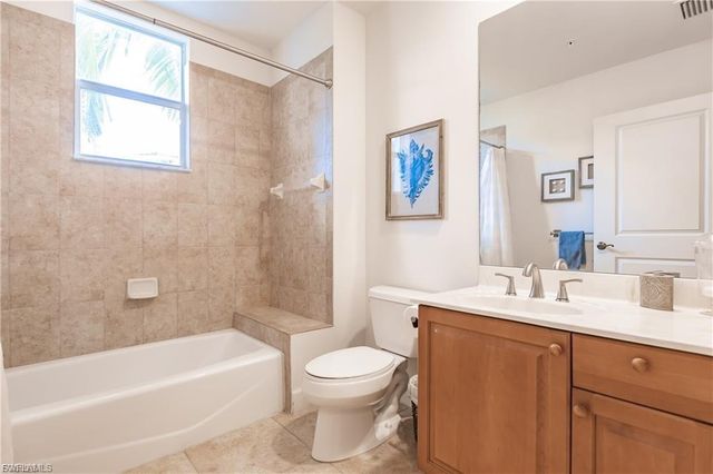 572 11th AVE S 2, Naples, FL 34102