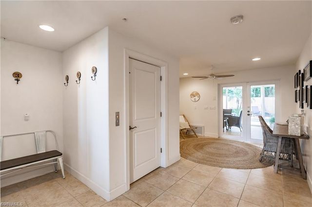 572 11th AVE S 2, Naples, FL 34102