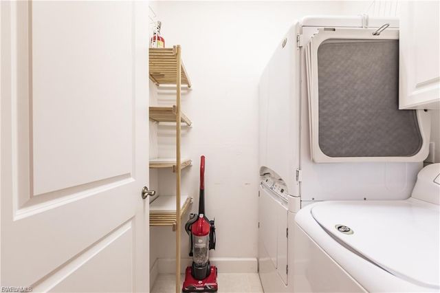 572 11th AVE S 2, Naples, FL 34102