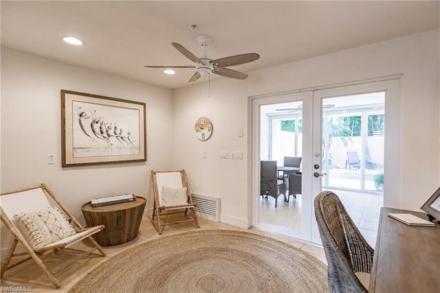 572 11th AVE S 2, Naples, FL 34102