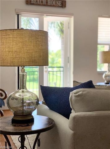 572 11th AVE S 2, Naples, FL 34102