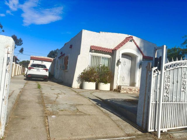 3634-3636 Central Avenue, San Diego, CA 92105