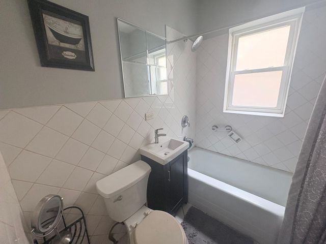 2323 N Latrobe Avenue, Chicago, IL 60639