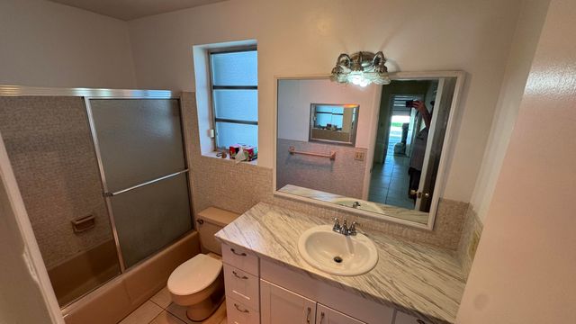5401 W Park Road, Hollywood, FL 33021
