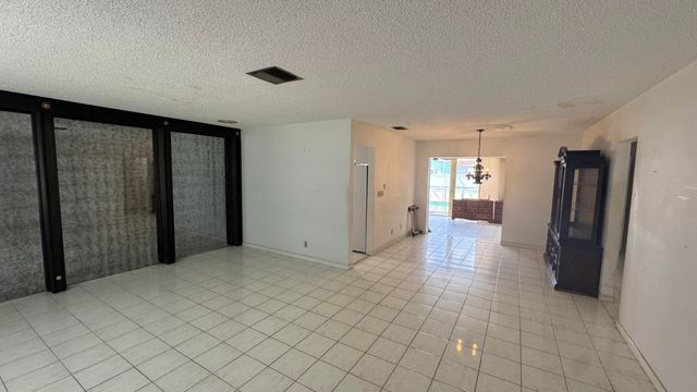 5401 W Park Road, Hollywood, FL 33021