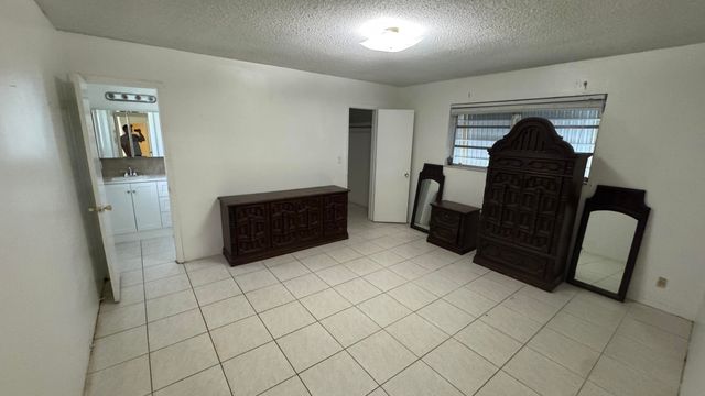 5401 W Park Road, Hollywood, FL 33021