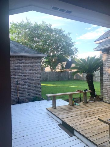 850 Troutbeck Dr, Baton Rouge, LA 70810